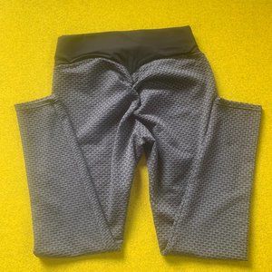 Tik-Tok Scrunched, Butt Lifting, Textured High Waist Yoga Leggings Gray Size L